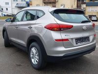 Gebraucht Hyundai Tucson Select 132 PS (97 kW) 2019 White sand / met SUV