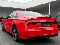 Gebraucht Audi S8 plus Sport 605 PS (444 kW) 2017 Rot Limousine