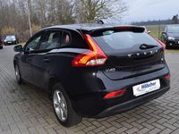 Gebraucht Volvo V40 Momentum 122 PS (89 kW) 2018 Schwarz Limousine