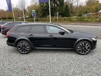 Gebraucht Volvo V90 CC Plus 197 PS (144 kW) 2024 Onyx black / metallic Kombi
