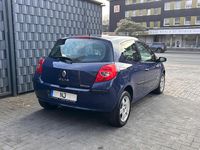 Gebraucht Renault Clio II 65 PS (47 kW) 2007 Blau Kleinwagen