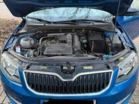 Gebraucht Skoda Octavia 140 PS (102 kW) 2015 Blau Kleinwagen