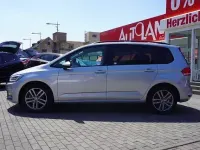 Gebraucht VW Touran 150 PS (110 kW) 2025 Oystersilbermet. Van / Kleinbus