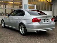 gebraucht BMW 318 d LCI AHK SHZ PDC TÜV neu LM Felgen