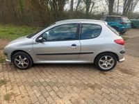 Gebraucht Peugeot 206 75 PS (55 kW) 2000 Silber Kleinwagen