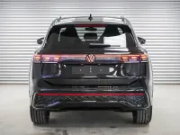 Neu VW Tiguan R-line 193 PS (141 kW) 2026 Grenadillschwarz metallic (0e) SUV