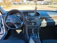 Gebraucht Mercedes E220 Avantgarde 170 PS (125 kW) 2009 Grau Limousine