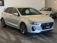 Gebraucht Hyundai i30 Trend 110 PS (80 kW) 2017 Silber Limousine