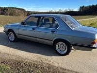 Gebraucht BMW 520 125 PS (91 kW) 1985 Blau Limousine