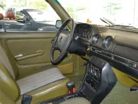 Gebraucht Mercedes 230 109 PS (80 kW) 1977 Mimosagelb (618u) Limousine