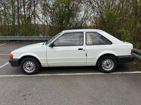 Gebraucht Ford Escort 54 PS (39 kW) 1987 Weiß Kleinwagen