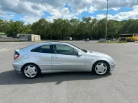 Second-hand Mercedes C220 143 CP (105 kW) 2005 Argintiu Berlinǎ