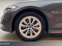 Gebraucht BMW 330e Advantage 292 PS (214 kW) 2021 Grau Limousine