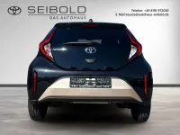 Neu Toyota Aygo X 72 PS (52 kW) 2026 Rot SUV