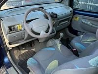 Używany Renault Twingo 58 KM (42 kW) 2000 Niebieski Hatchback