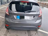 Gebraucht Ford Fiesta Celebration 82 PS (60 kW) 2017 Grau Kleinwagen