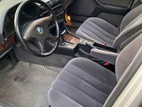 Second-hand BMW 750 407 CP (299 kW) 1989 Argintiu Berlinǎ