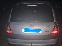 Gebraucht Renault Clio II 70 PS (51 kW) 2005 Grau Kleinwagen