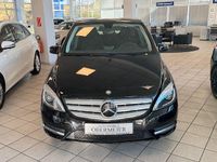 Gebraucht Mercedes B180 Style 122 PS (89 kW) 2014 Schwarz Van / Kleinbus