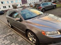 Gebraucht Volvo V70 Momentum 145 PS (106 kW) 2010 Gold Kombi
