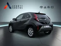 Gebraucht Toyota Aygo X Basis 72 PS (52 kW) 2022 Cardamon green metallic/ night sky black SUV