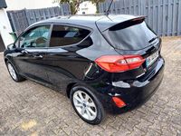 Gebraucht Ford Fiesta Cool & Connect 86 PS (63 kW) 2018 Schwarz Limousine