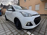Gebraucht Hyundai i10 Trend 67 PS (49 kW) 2015 Weiß Kleinwagen