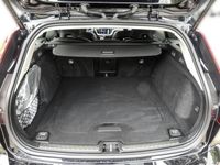 gebraucht Volvo V60 Plus Bright Recharge Plug-In Hybrid AWD &K PILOT