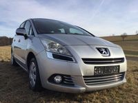 Gebraucht Peugeot 5008 Active 156 PS (114 kW) 2011 Silber Van / Kleinbus