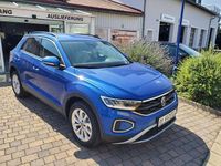 Gebraucht VW T-Roc Life 116 PS (85 kW) 2024 Ravennablau metallic SUV