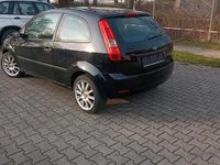 Gebraucht Ford Fiesta 70 PS (51 kW) 2005 Schwarz Kleinwagen