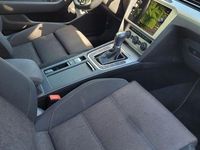 Gebraucht VW Passat 150 PS (110 kW) 2019 Weiß Kombi
