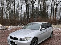 Gebraucht BMW 318 143 PS (105 kW) 2008 Grau Kombi