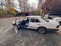 Gebraucht Mercedes E300 109 PS (80 kW) 1985 Weiß Limousine