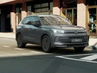 Neu VW Tiguan Life 150 PS (110 kW) 2026 Grau SUV