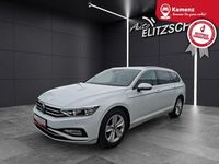 Gebraucht VW Passat Elegance 150 PS (110 kW) 2023 Gletscherweiß metallic Kombi
