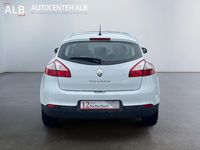 Gebraucht Renault Mégane 101 PS (74 kW) 2011 Weiß Limousine