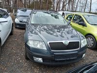 gebraucht Skoda Octavia Combi Ambiente 4X4