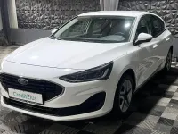 Gebraucht Ford Focus Cool & Connect 125 PS (91 kW) 2022 Weiß Limousine
