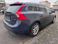 Gebraucht Volvo V60 Summum 181 PS (133 kW) 2015 Blau Kombi