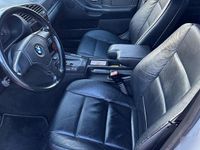 Gebraucht BMW 323 170 PS (125 kW) 1997 Grau Limousine