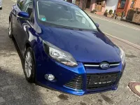 Gebraucht Ford Focus 100 PS (73 kW) 2014 Blau Limousine