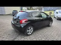 Gebraucht Peugeot 208 Active 95 PS (69 kW) 2012 Kleinwagen