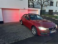 Gebraucht BMW 320 184 PS (135 kW) 2014 Rot Limousine