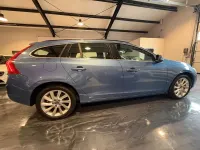 Gebraucht Volvo V60 Momentum 150 PS (110 kW) 2014 Blau Kombi