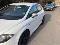Używany Seat Leon FR 211 KM (155 kW) 2011 Biały Hatchback