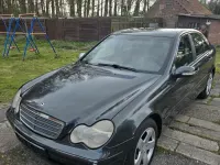 Gebraucht Mercedes C220 2001 Schwarz Limousine