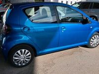 Gebraucht Toyota Aygo 68 PS (50 kW) 2010 Blau Kleinwagen