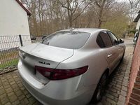 Gebraucht Alfa Romeo Giulia 180 PS (132 kW) 2017 Silber Limousine