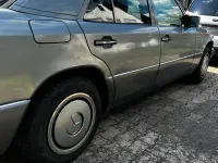 Gebraucht Mercedes 200 118 PS (86 kW) 1992 Silber Limousine